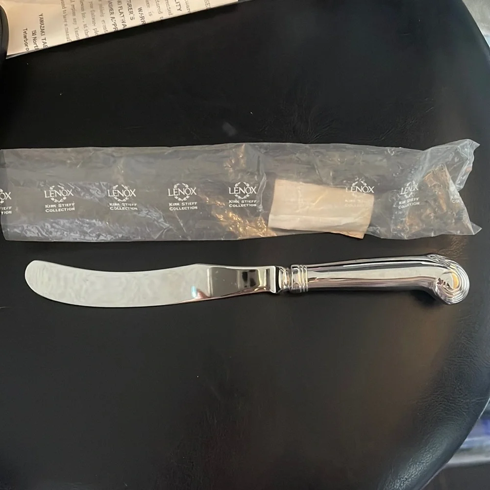 New Lenox Kirk Stieff Williamsburg Royal Shell Dinner Knife Pistol Handle